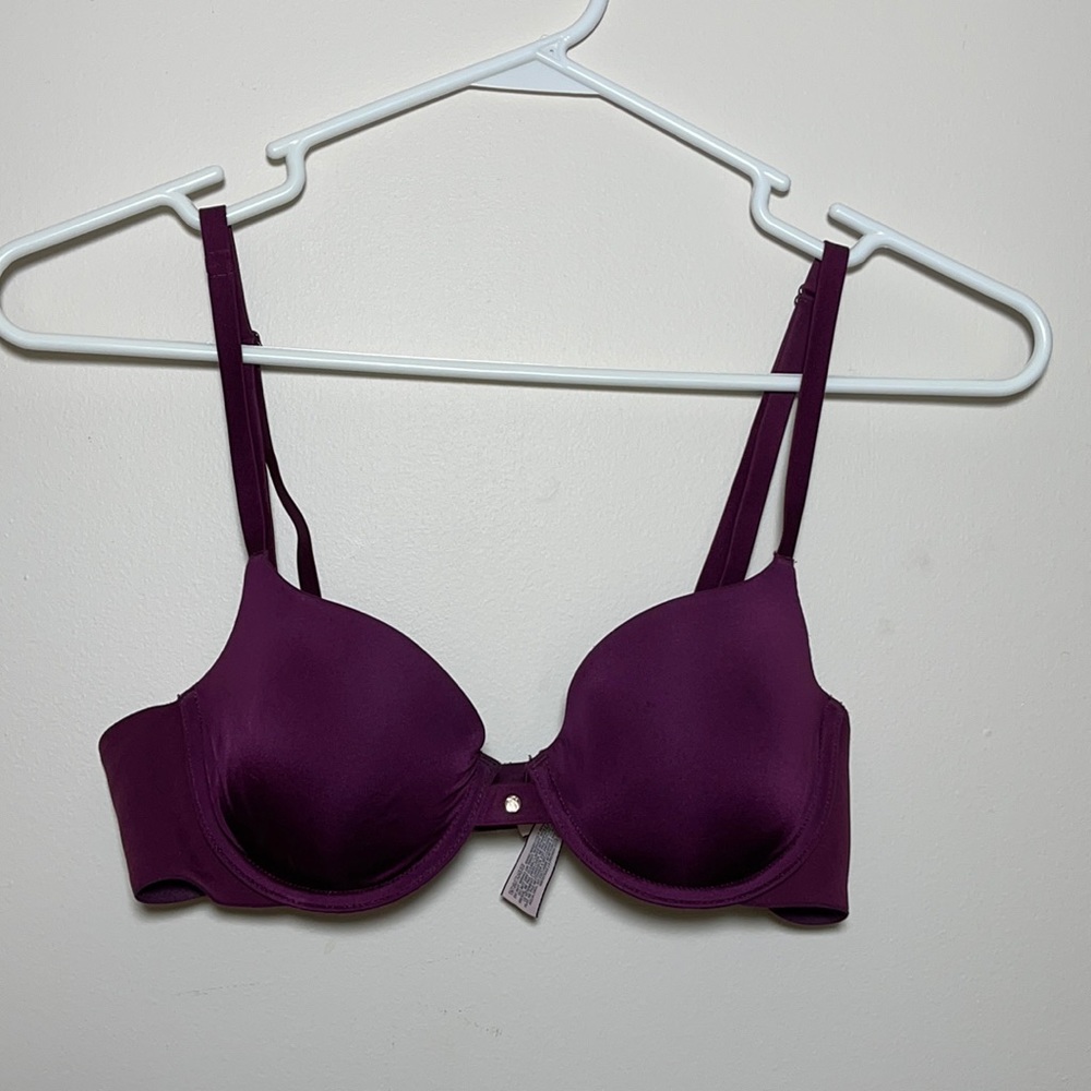 VS lined demi bra in great condition